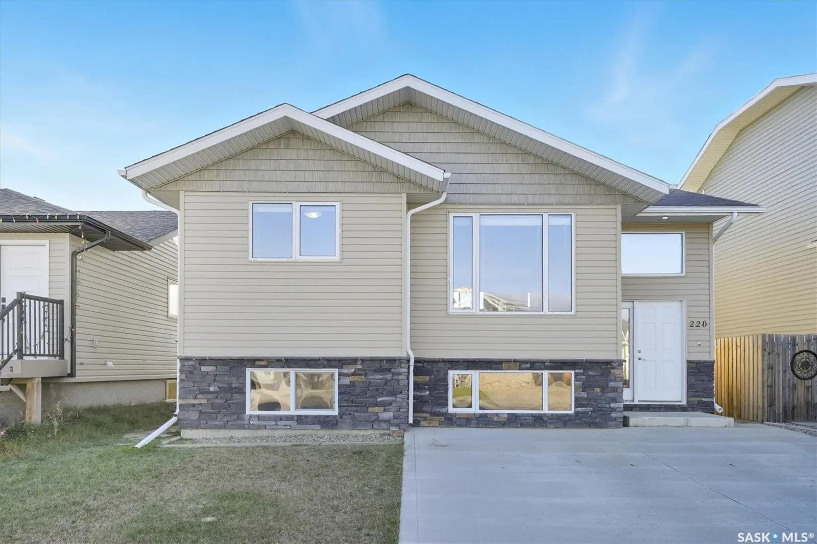 Exterior photo of 220 Warwick Crescent Warman SK
